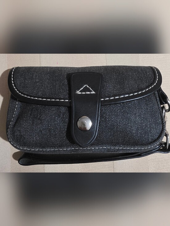 Dooney & Bourke Handbags - VINTAGE DOONEY & BOURKE BLACK WRISTLET